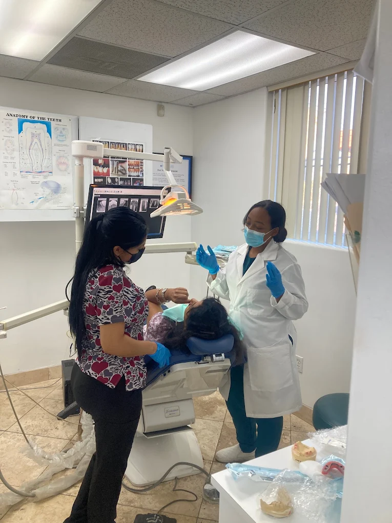 Studio Smiles - Dentist in LA