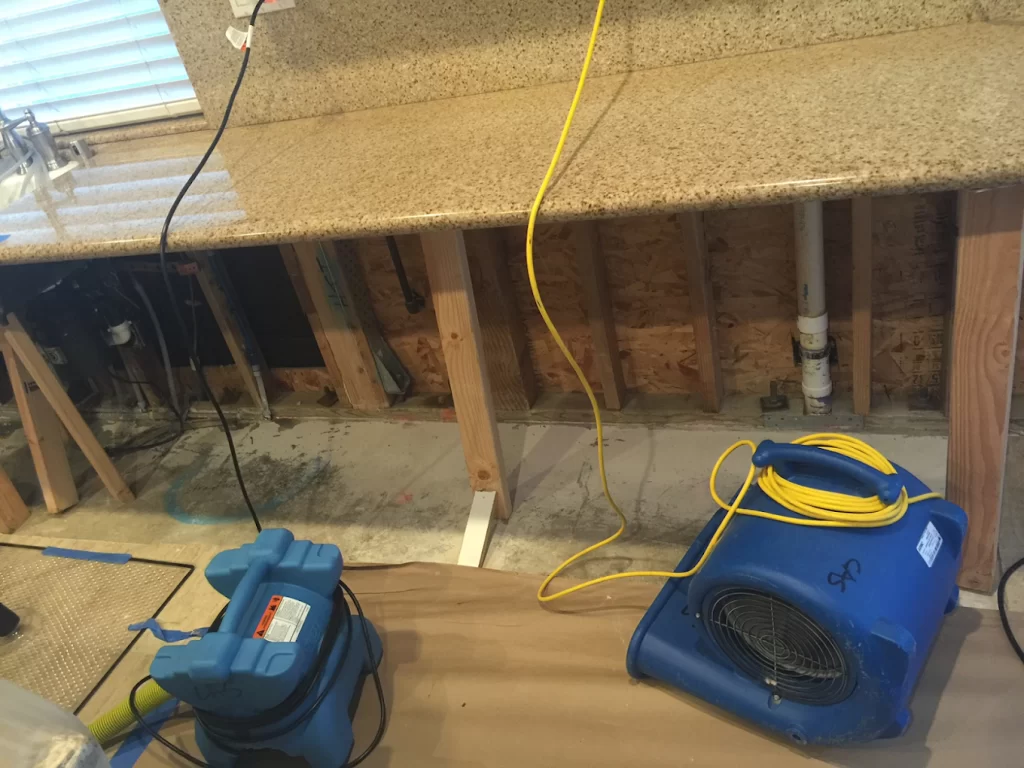 plumbing services Los Angeles, emergency plumber Los Angeles, licensed plumber LA, drain cleaning Los Angeles, water damage restoration LA, local plumbing repair Los Angeles, 24-hour plumber