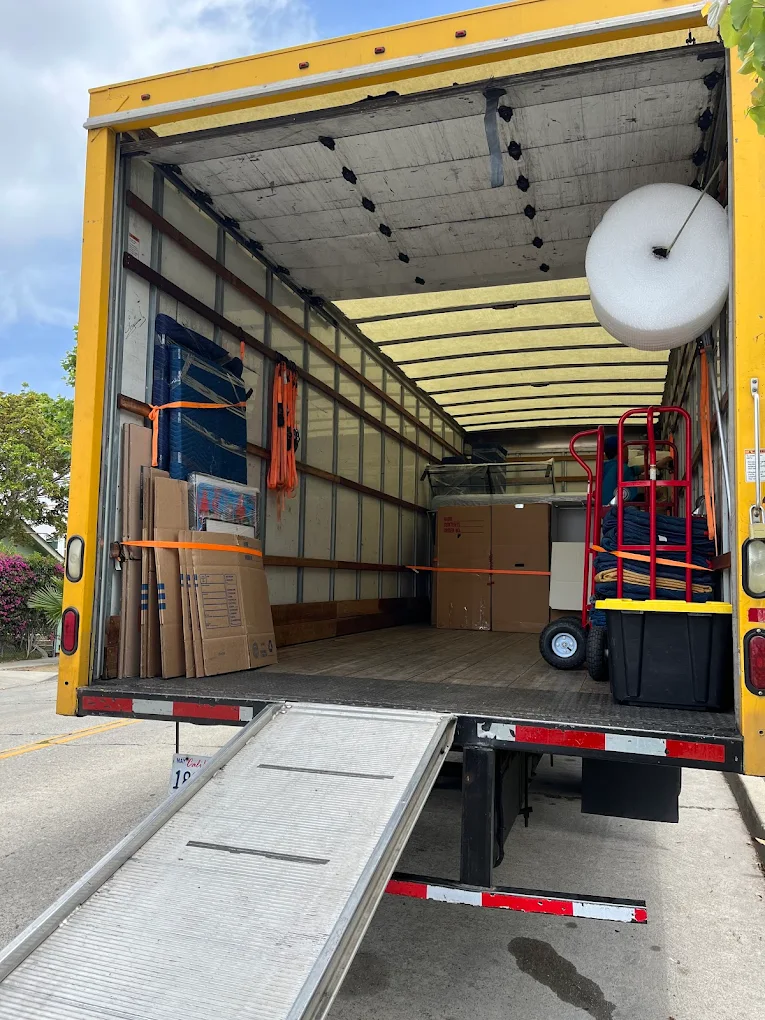 Payable moving company - plumbing services in Los Angeles