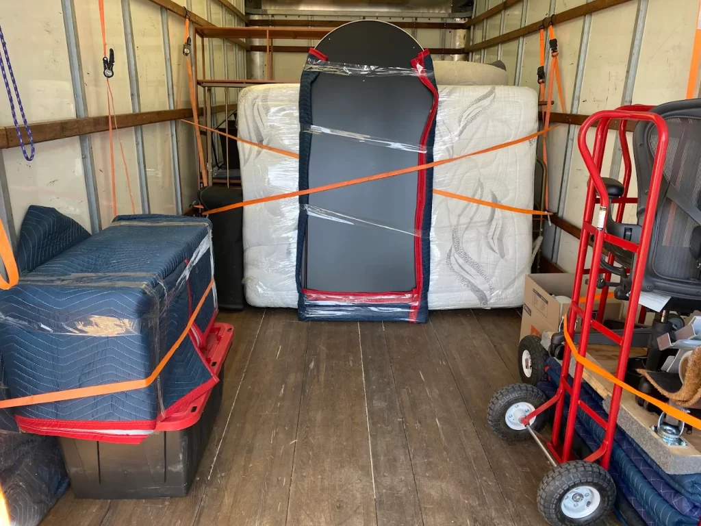 Payable moving company - plumbing services in Los Angeles